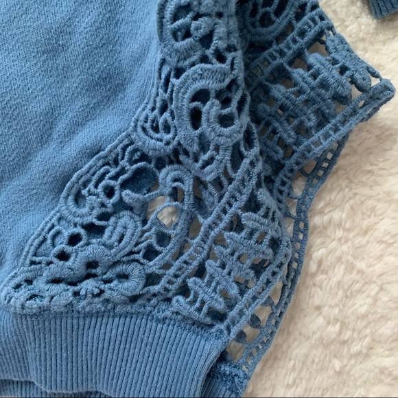 blue sweater/crewneck - Picture 3 of 3